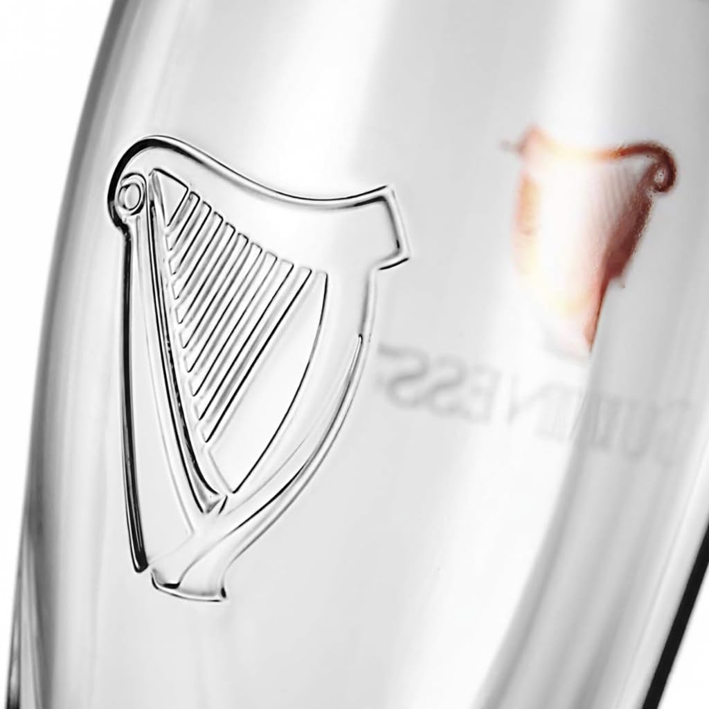 Guinness gros plan sur le logo, finition nette et durable
