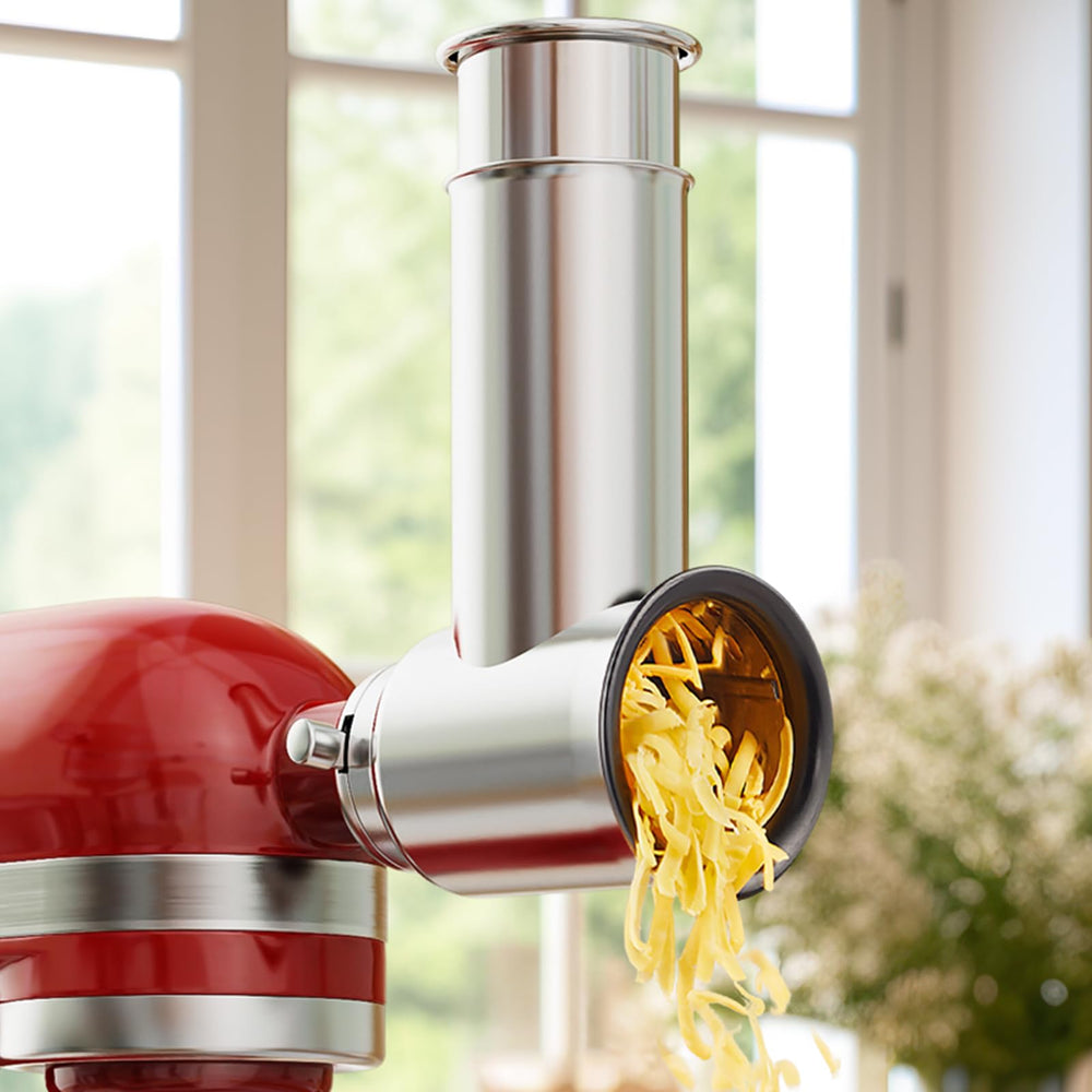 GVODE fromage fraîchement râpé sur pizza, texture régulière et appétissante