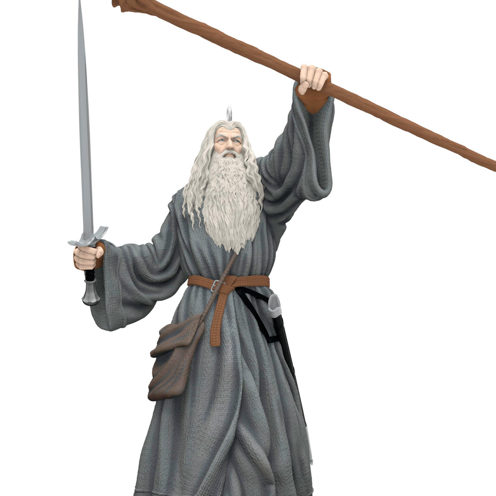 Hallmark Gandalf accroché sur branche pour visualiser l'échelle