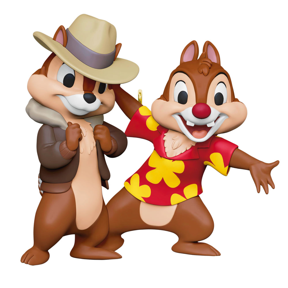 Hallmark Keepsake vue avant de Chip et Dale, décor nostalgique du sapin