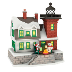 Hallmark Keepsake vue de face du phare illuminé apportant ambiance chaleureuse