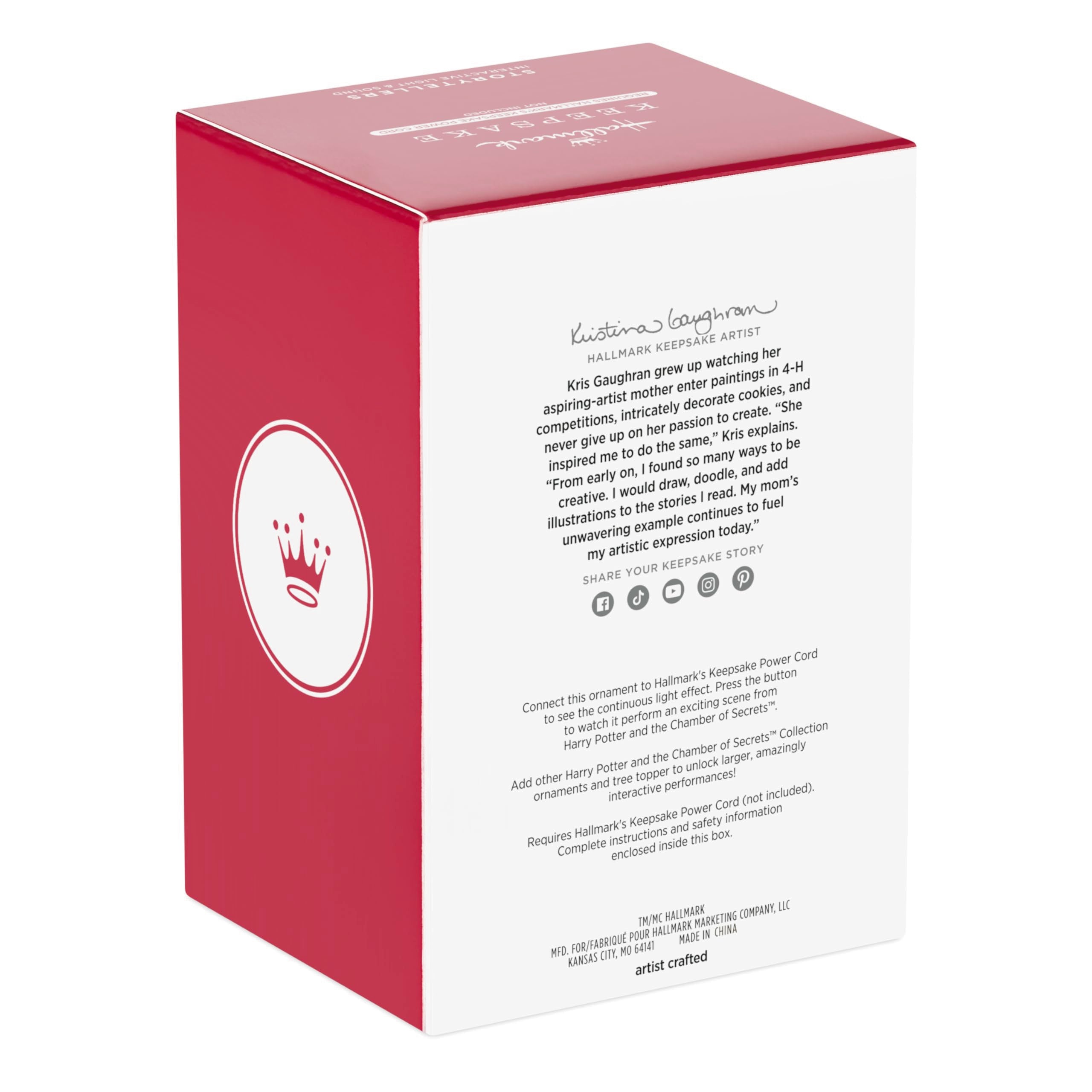 Hallmark Keepsake mise en scène avec autres ornements pour performance interactive