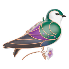 Hallmark Keepsake ornement face avant montrant oiseau violet-vert et accents dorés pour élégance