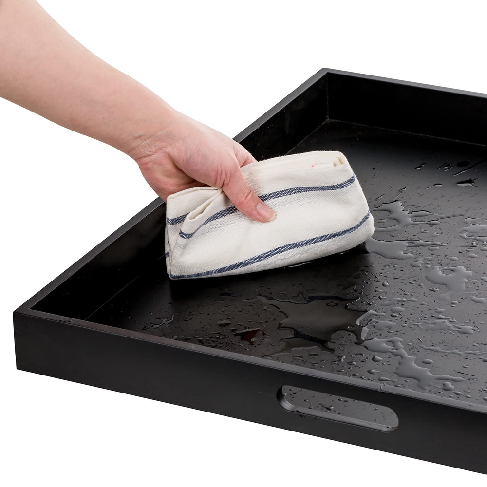 Hanobe plateau posé sur ottoman transformant le pouf en petite table