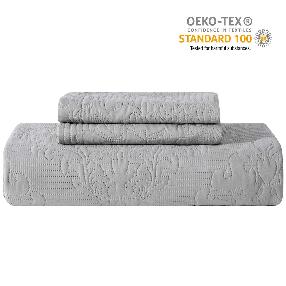 Hansleep couette à côté d'un matelas queen montrant taille adaptée