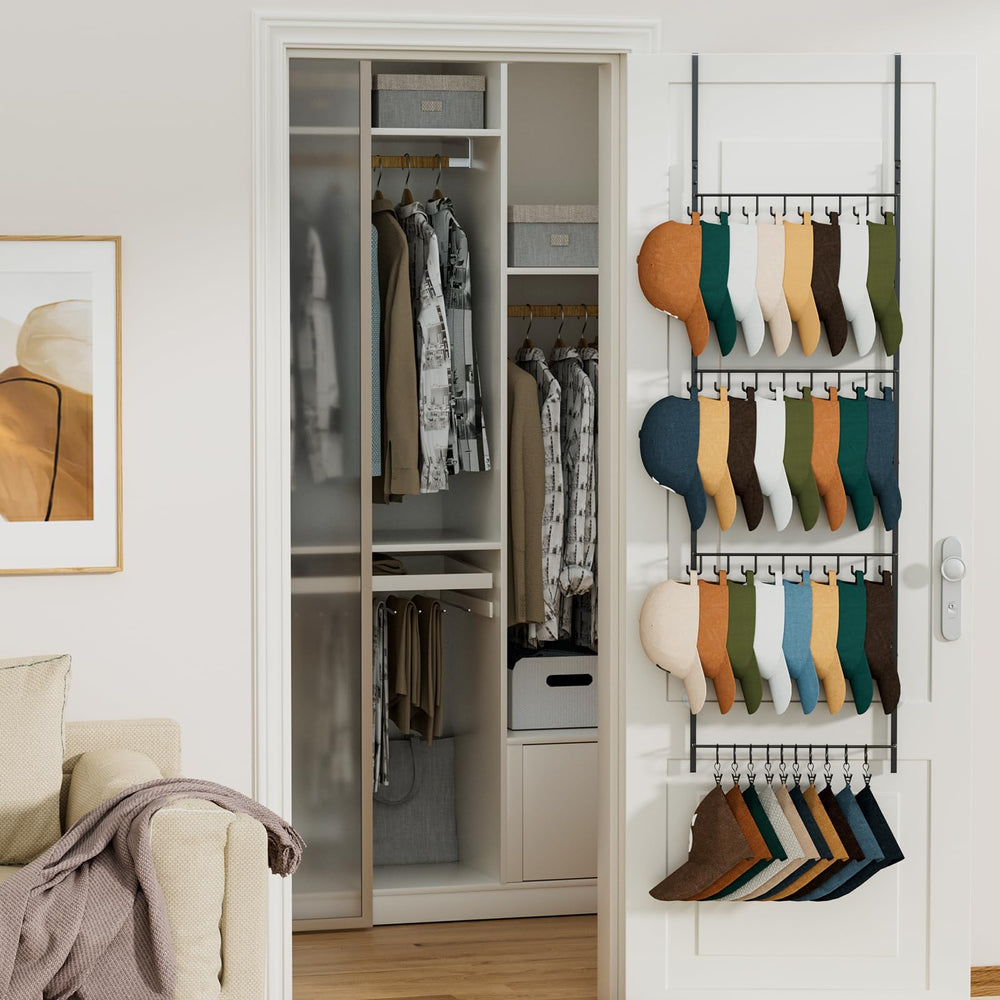 HapiRm porte-chapeaux chargé montrant rangement ordonné jusqu'à 34 casquettes