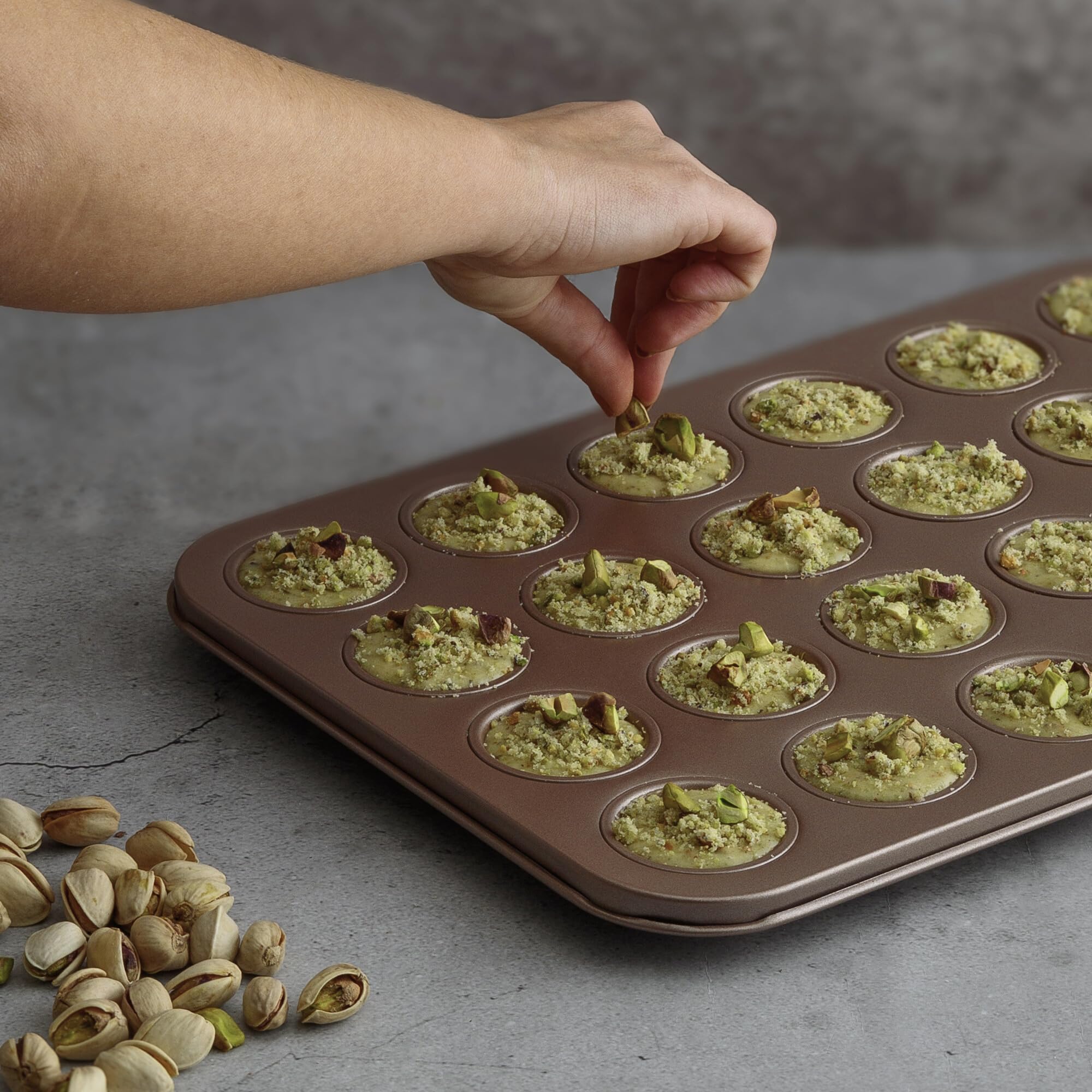 HAPPIELS comparaison taille main montrant dimensions compactes pratiques