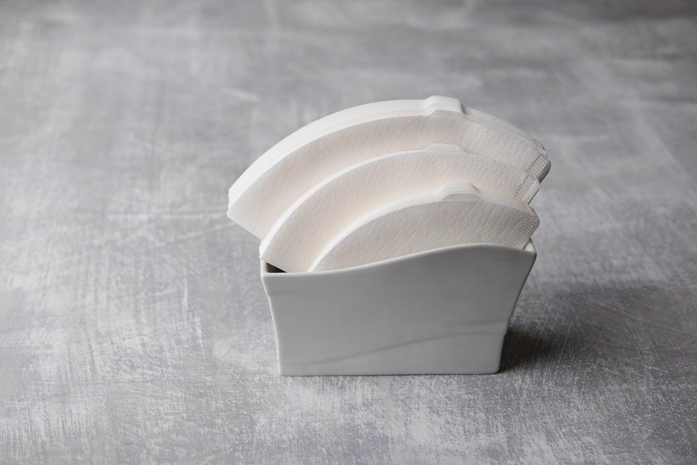 HARIO filtre installé dans V60 en cours d’extraction pour café propre