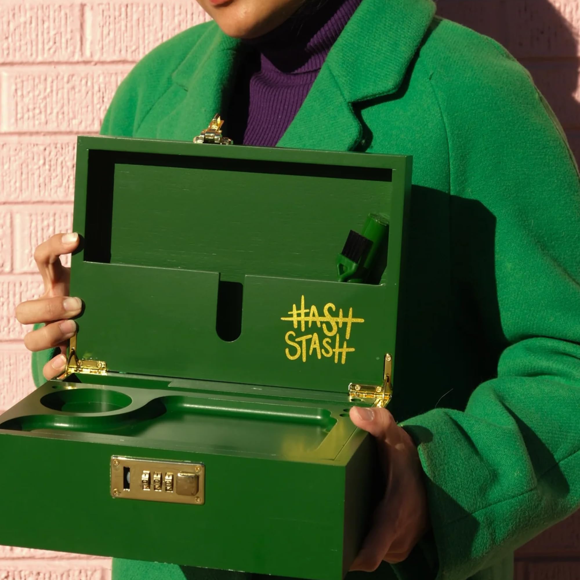 HASHSTASH boîte utilisée sur commode ajoute touche déco
