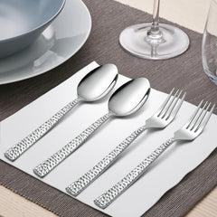 HaWare set vu en angle illustrant couteau fourchette et cuillère pratiques