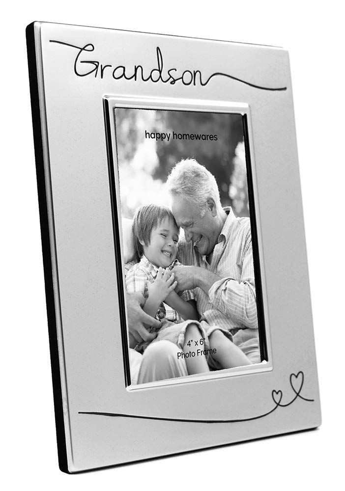 Haysom Interiors gros plan gravure double cœur et lettrage grandson distinctif