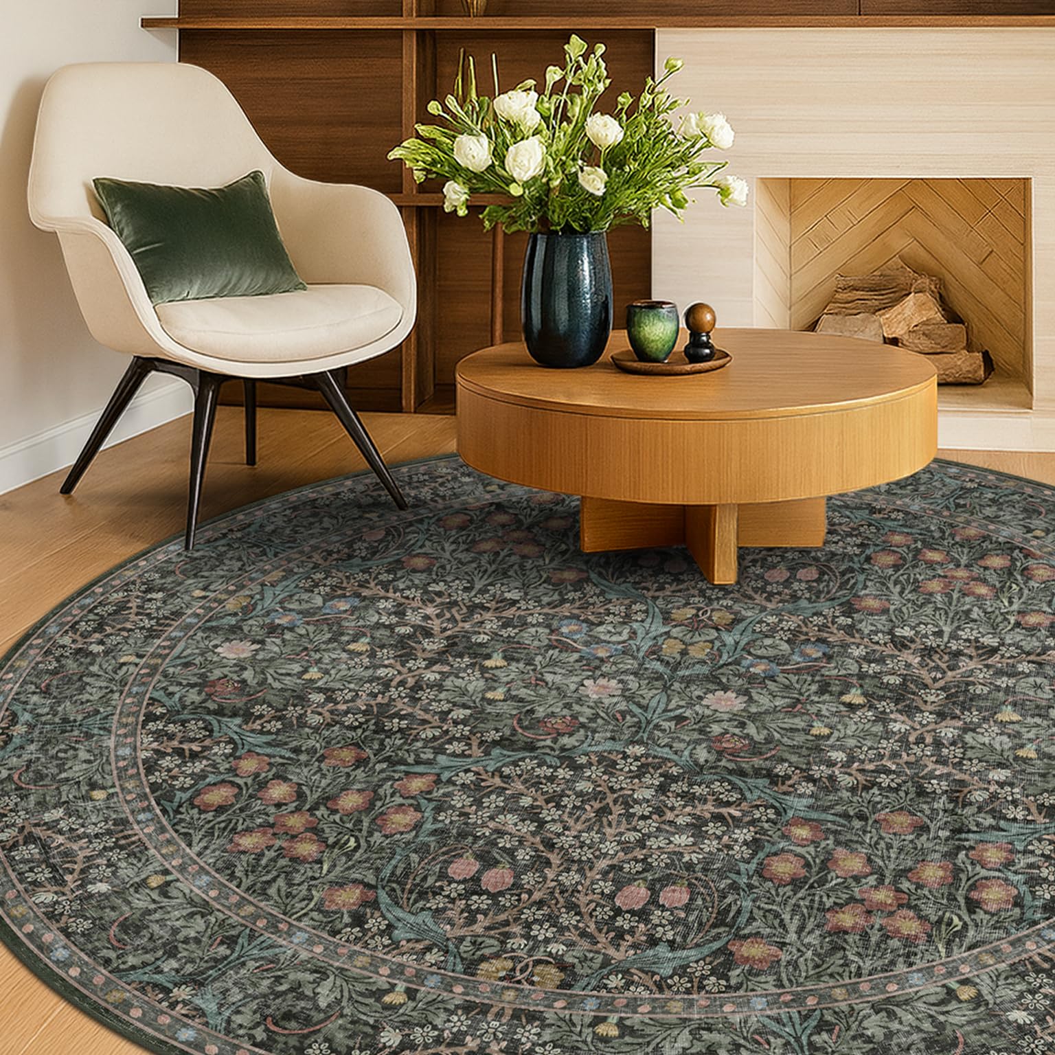 Hazo Haus tapis rond face montrant motif floral vintage et impact décoratif