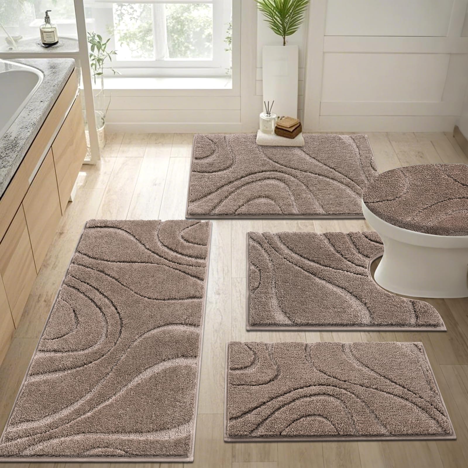 HEBE RUGS ensemble installé dans salle de bain stylée, look harmonieux