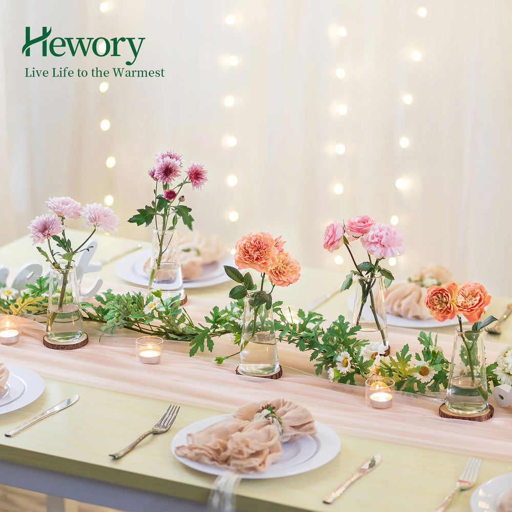 Hewory vase avec tige unique mettant en valeur une fleur