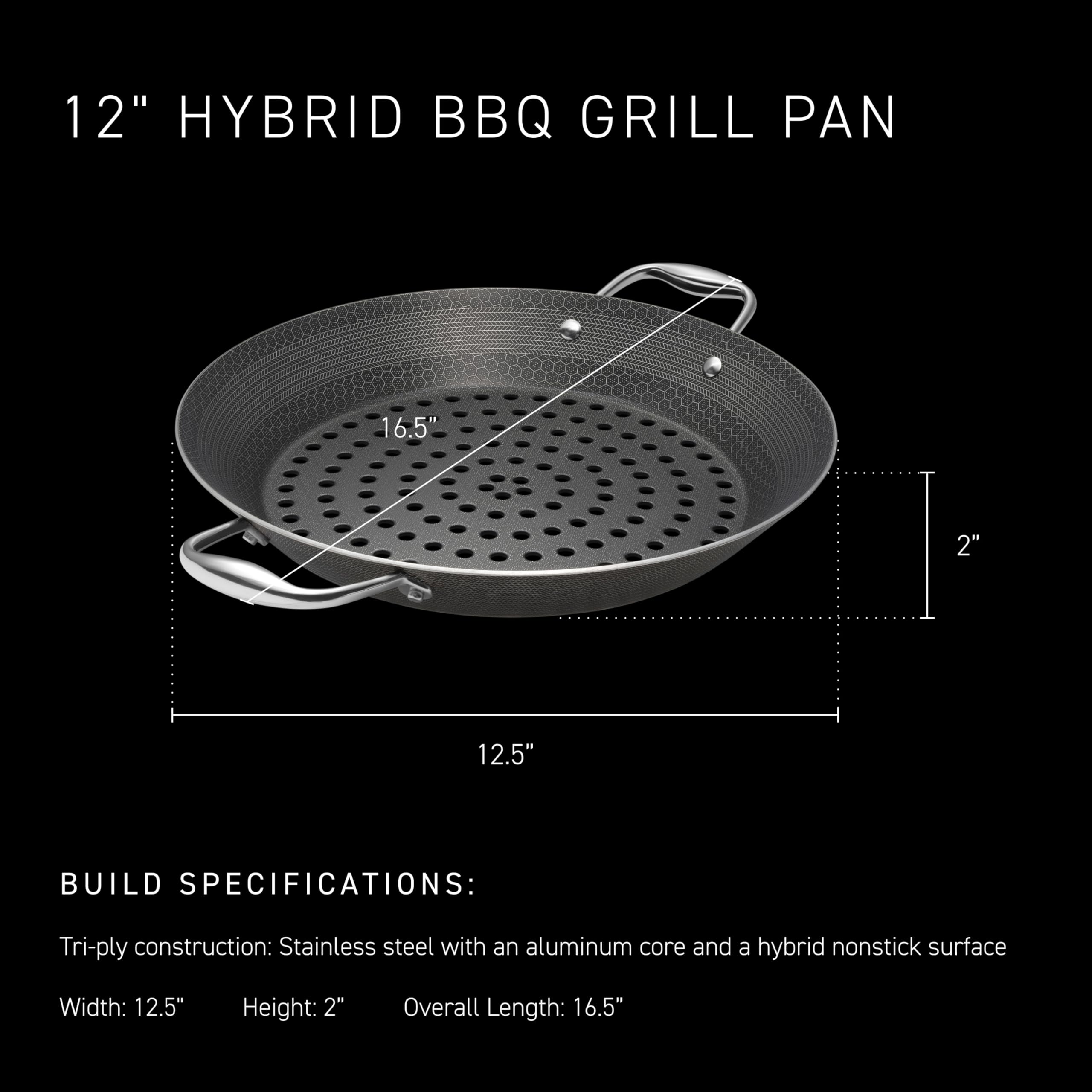 Poêle HexClad utilisée sur feu à gaz pour saisir steaks, permet marques de gril nettes