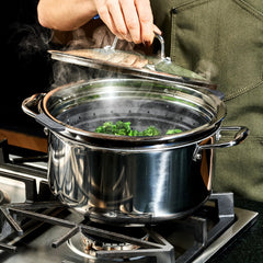 HexClad paniers dans casserole en action montrant cuisson vapeur uniforme