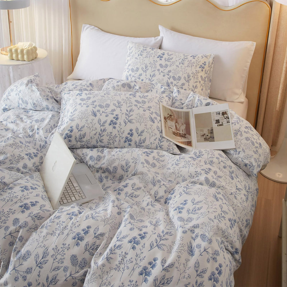 HighBuy face de la couette bleu floral montrant son esthétique cottagecore et confort