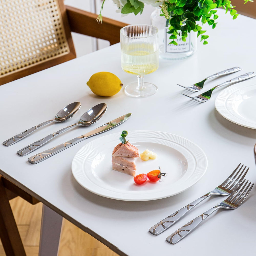 HIKAA table mise en scène montrant présentation raffinée pour invités