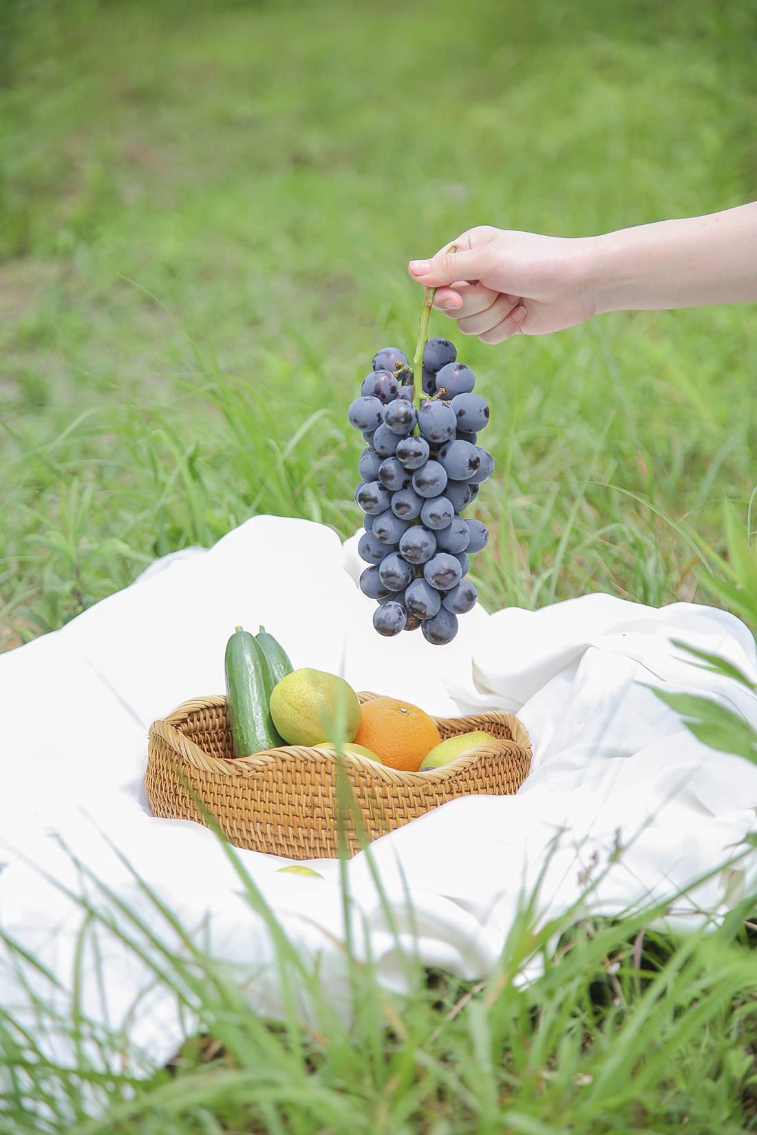 HITOMEN panier en usage avec pain et fruits pour service pratique