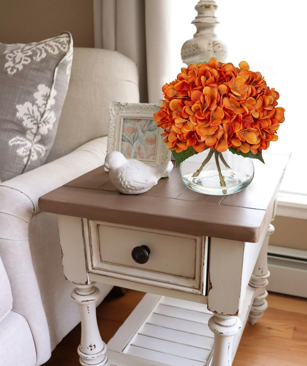 Hollyone décor automne sur table apportant ambiance chaleureuse