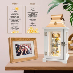 Homazing figurines se tenant la main et bouquet, symbole d'attachement sincère