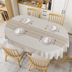 HOMBYS nappe ovale installée pour un repas apportant style chaleureux