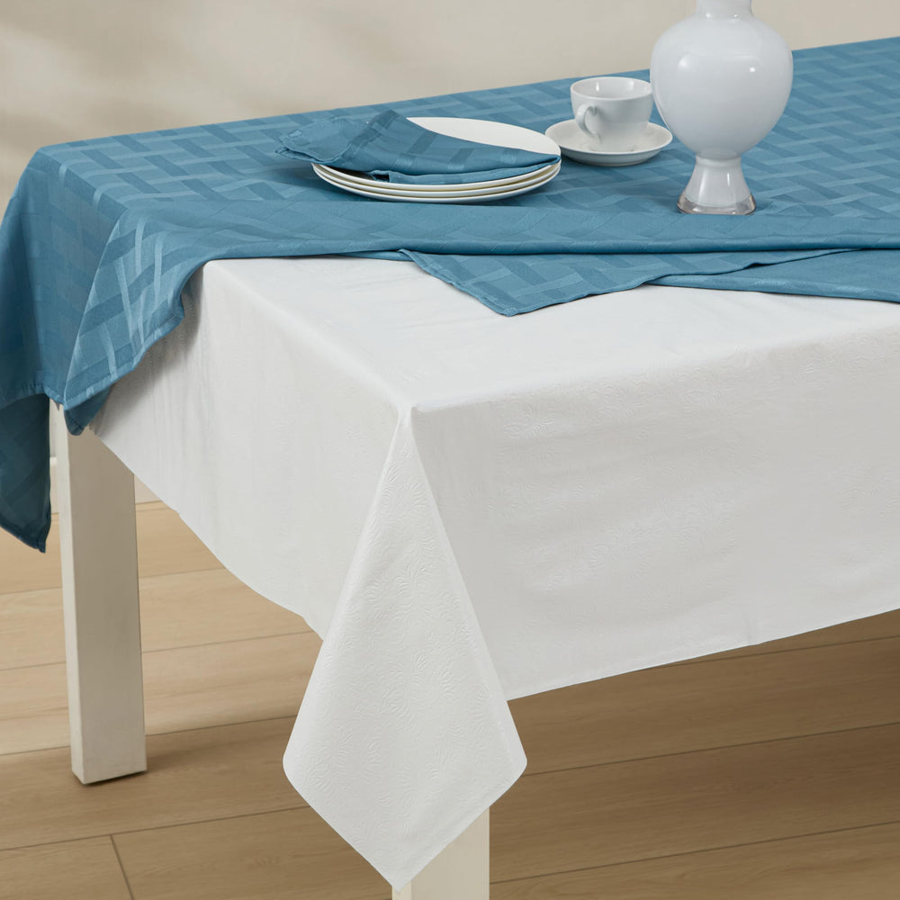 Home Bargains Plus gros plan matelassage vinyle montre résistance