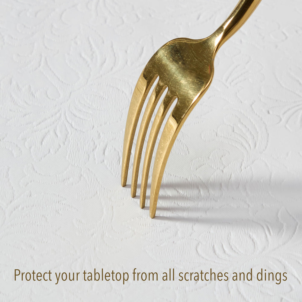 Home Bargains Plus table dressée pour dîner avec protection discrète