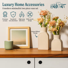 Home Habitat vase décoré de pampas séchées soulignant l’aspect naturel et longue tenue
