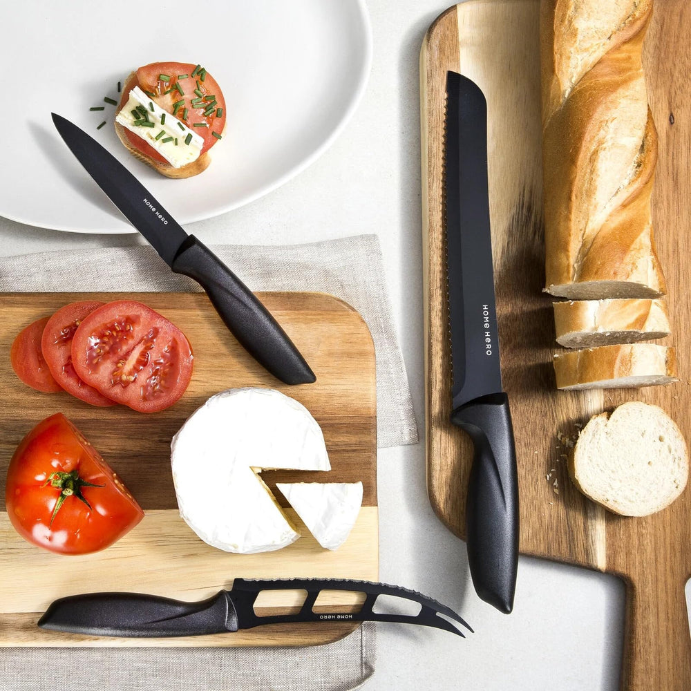 Home Hero comparaison taille avec main illustrant échelle pratique