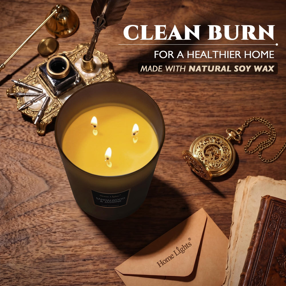 Home Lights bougie à côté d'objets quotidiens pour montrer taille et capacité