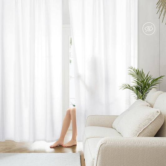 HOMEIDEAS face avant panneau blanc donnant intimité élégante