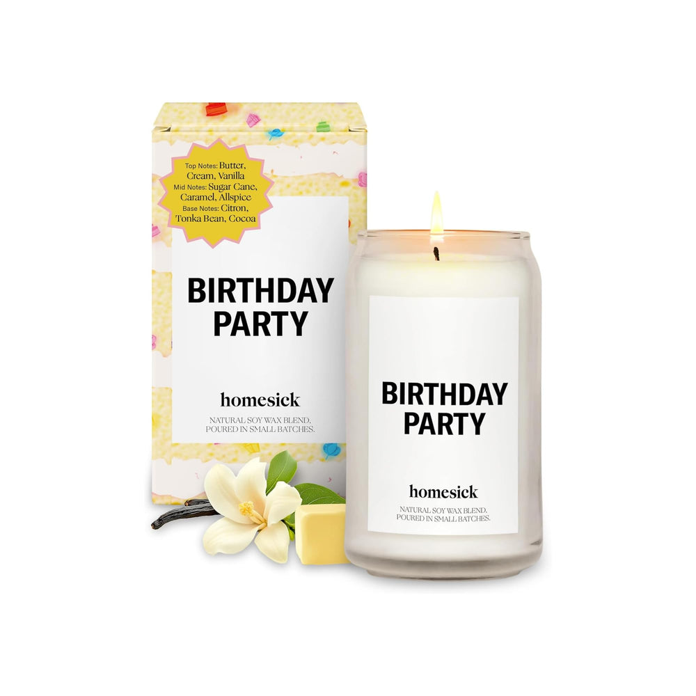 Homesick bougie Birthday Party en pot montrant l’étiquette et l’esthétique cadeau