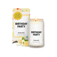 Homesick bougie Birthday Party en pot montrant l’étiquette et l’esthétique cadeau