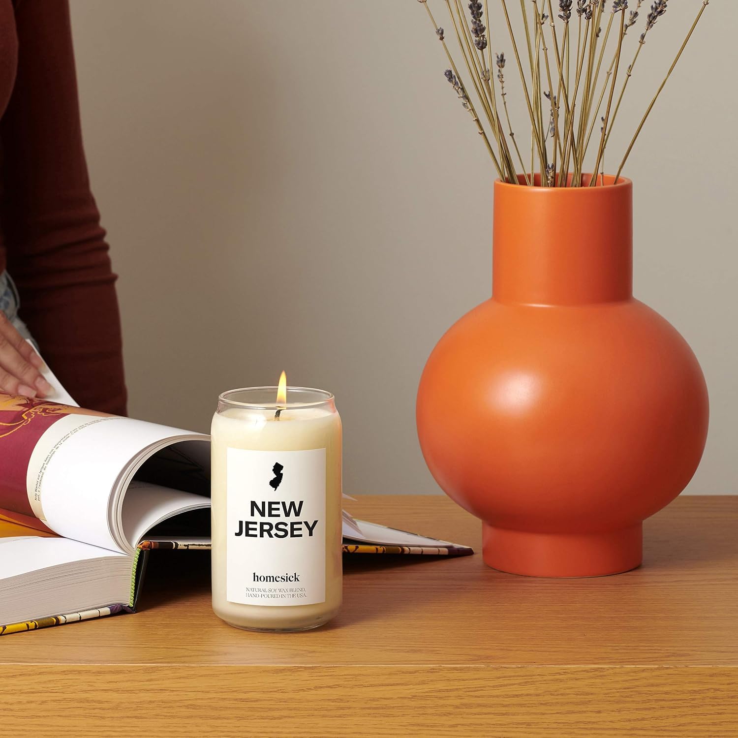 Homesick gros plan cire de soja montrant texture lisse pour diffusion optimale