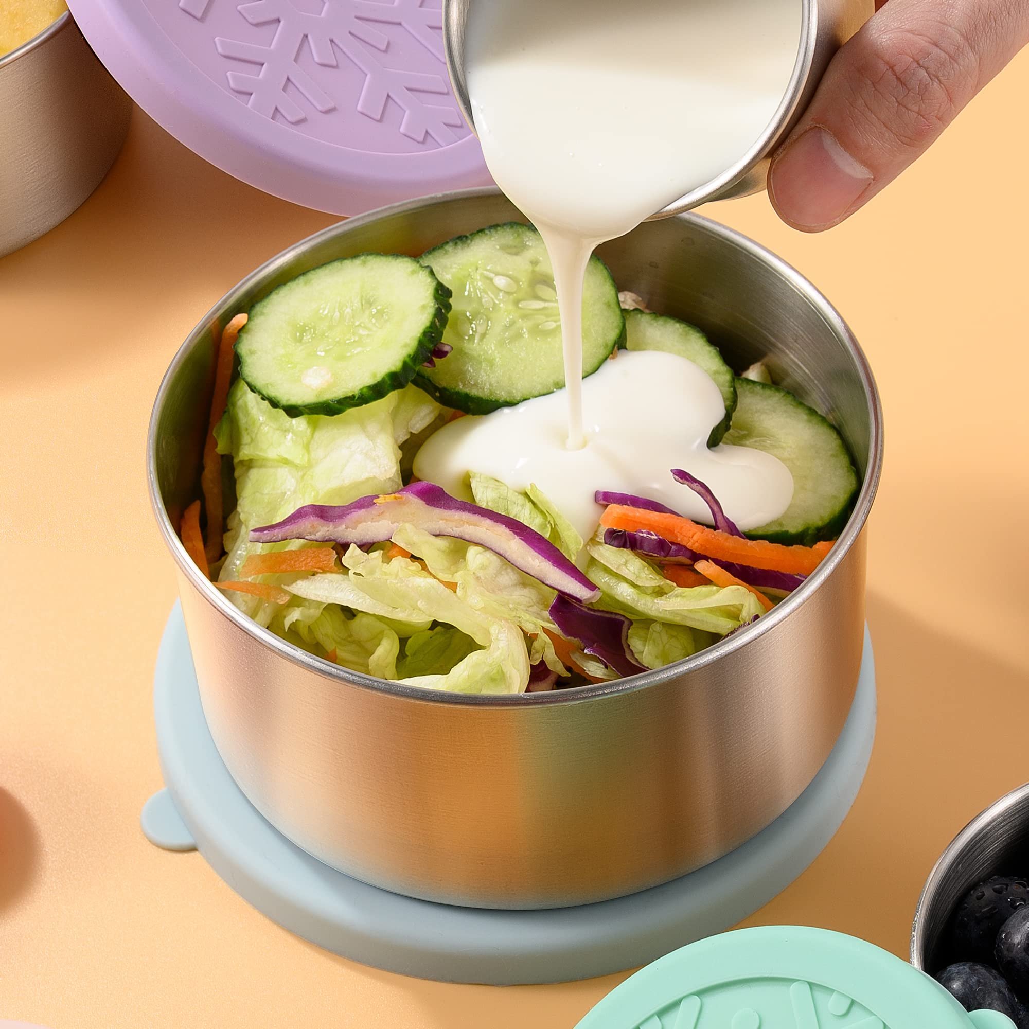 Homotte boîte en usage lors d'un pique-nique garde aliments frais