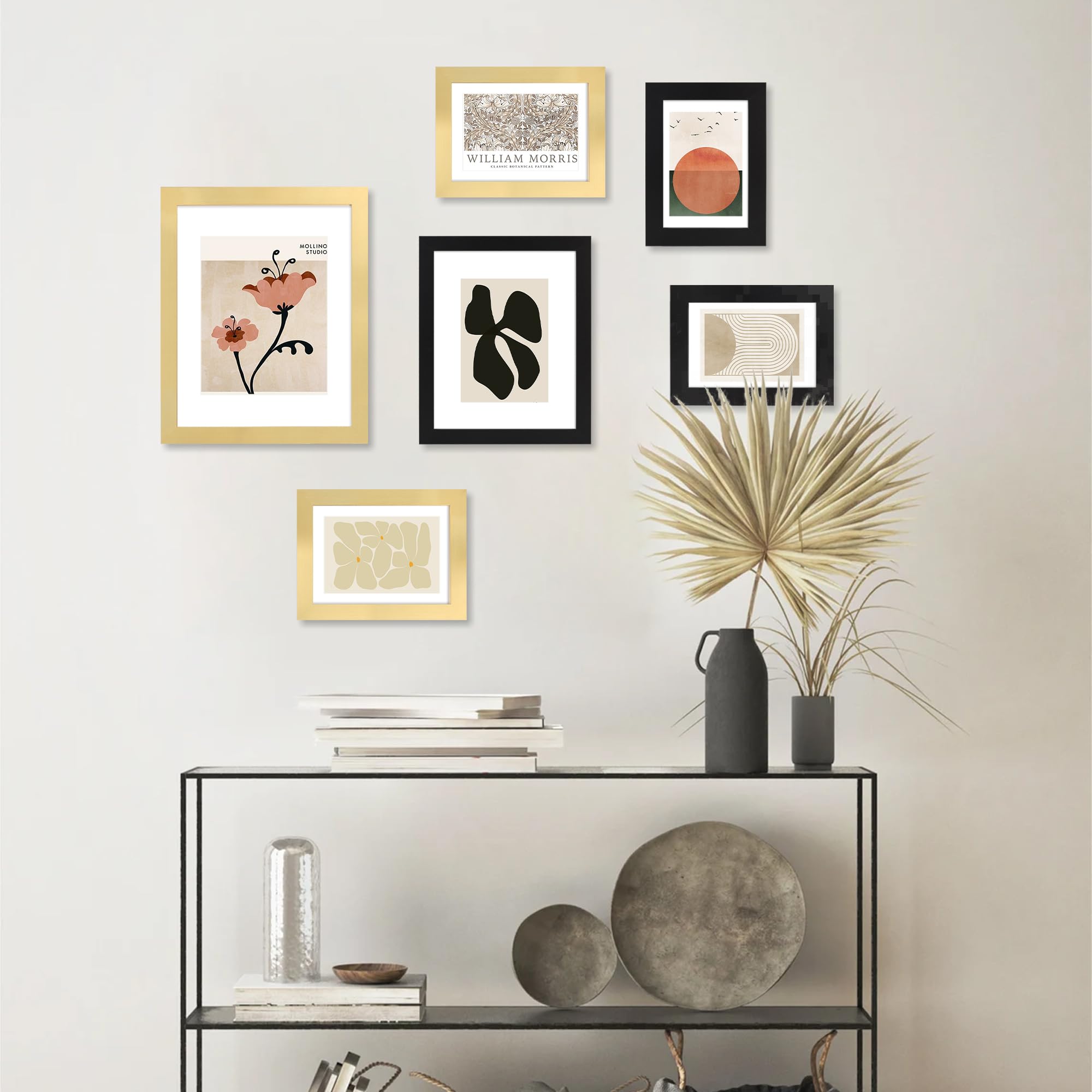 Hongkee cadre installé dans salon créant ambiance décorative chaleureuse