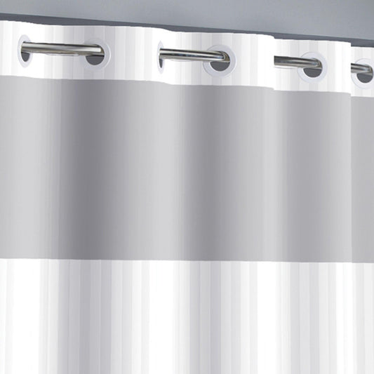 Hookless zoom sur tissu satin résistant et fini élégant