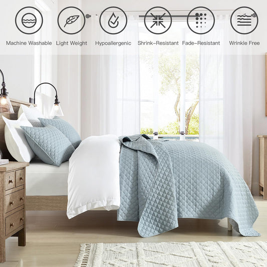 HORIMOTE HOME gros plan du matelassage en motif nuage pour confort visuel