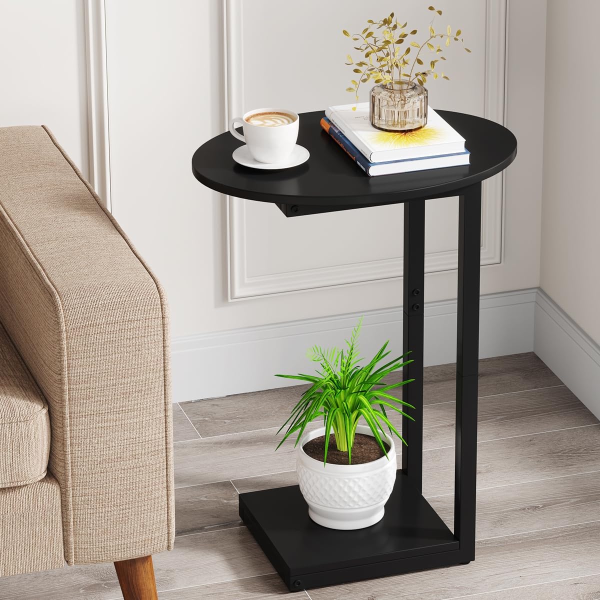 Hosfais table devant canapé, accès pratique et gain de place