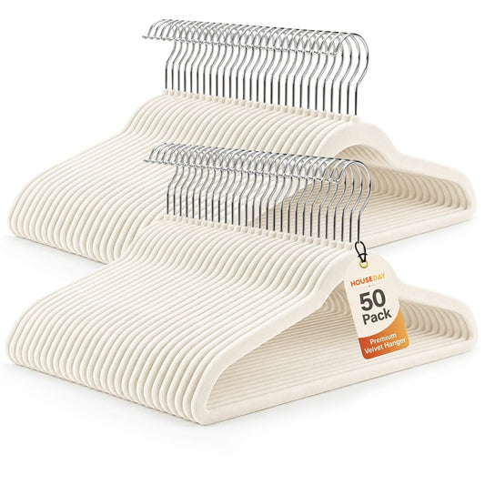 HOUSE DAY pack avant montrant 50 cintres ivoire, organisation optimisée