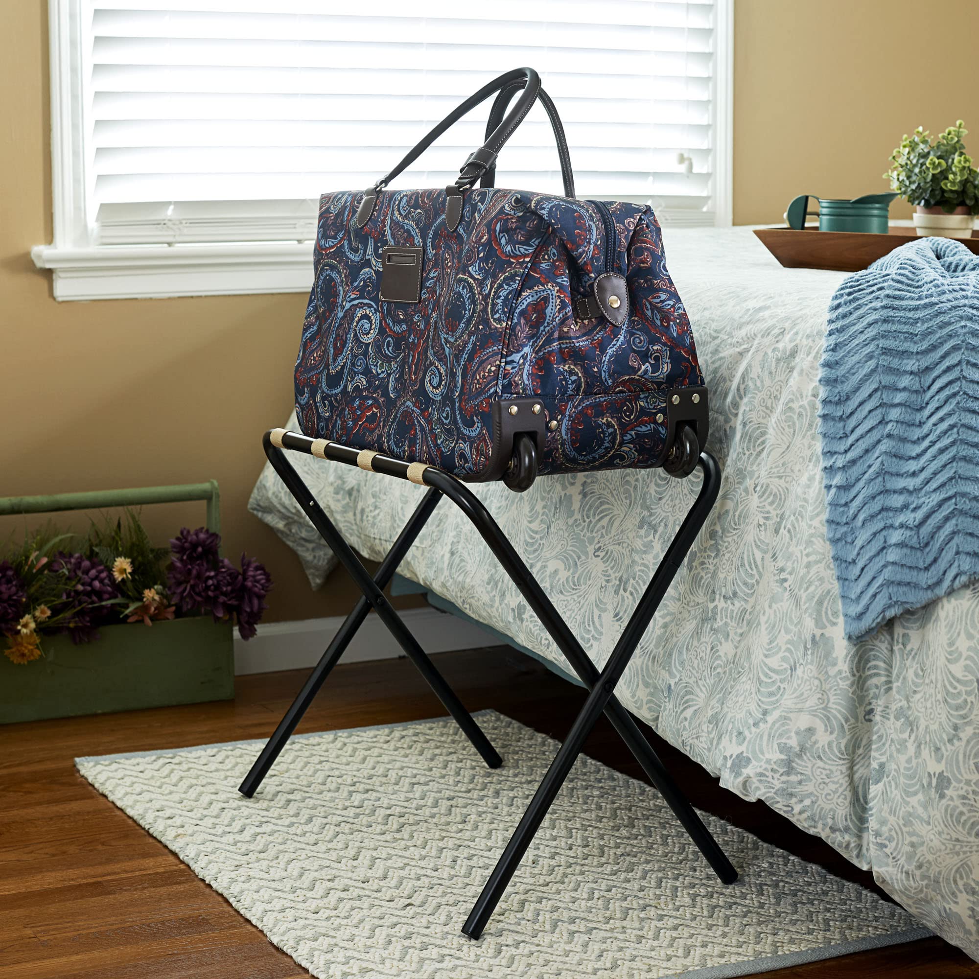 Household Essentials porte-bagages en usage avec valise, accès facilité