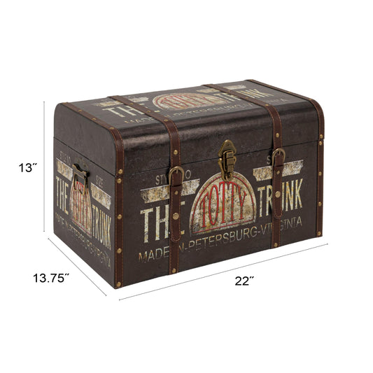 Household Essentials gros plan sangles en cuir cloutées pour style ancien et maintien