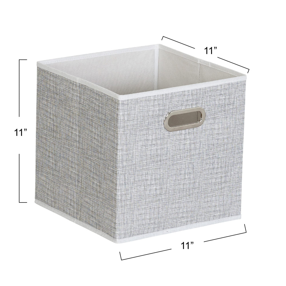 Household Essentials cubes utilisés sur étagère illustrant organisation pratique