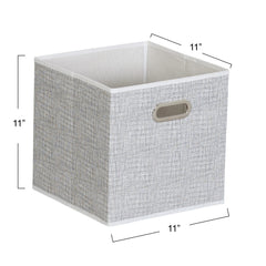 Household Essentials cubes utilisés sur étagère illustrant organisation pratique