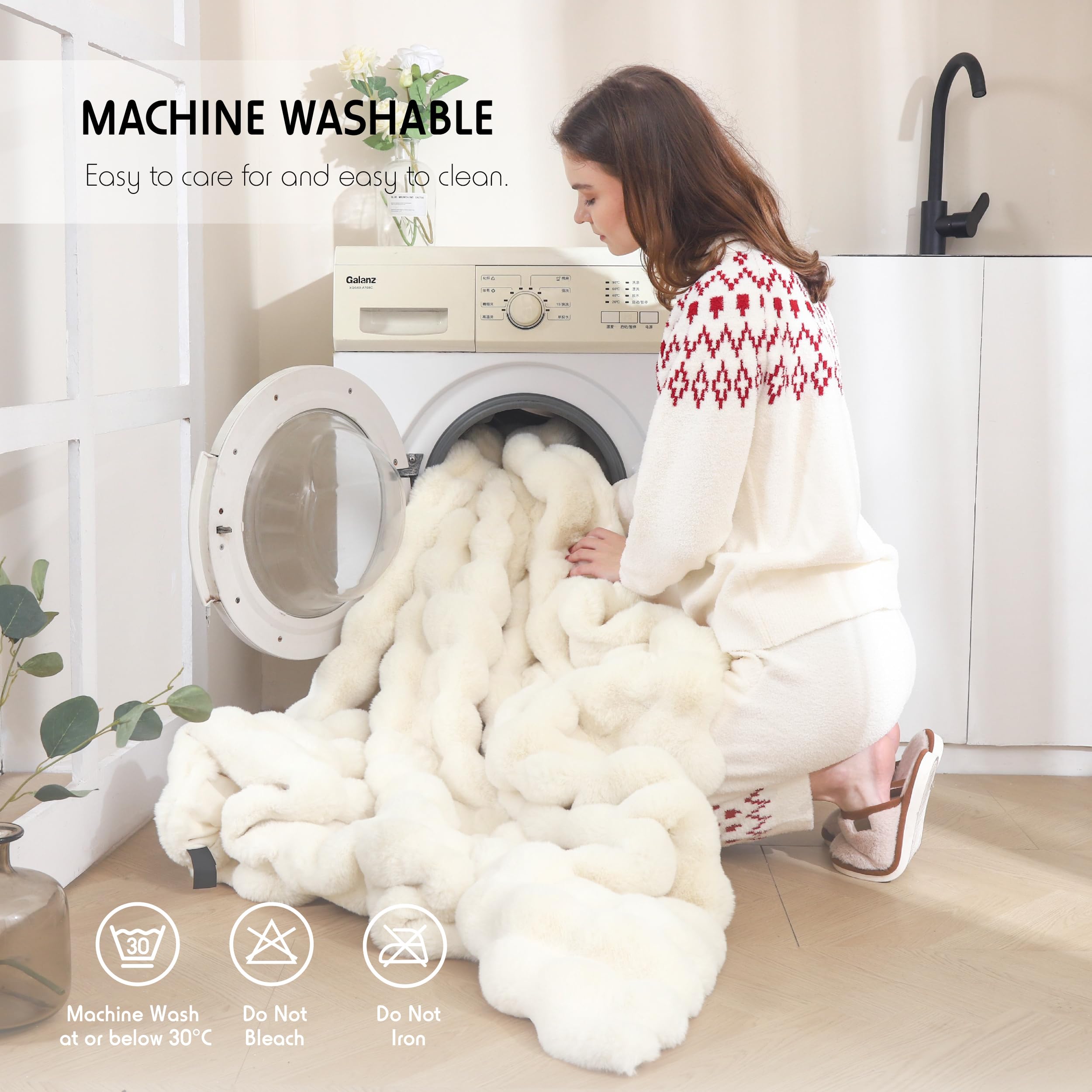 HRLMP plaid posé sur canapé ajoutant ambiance cosy