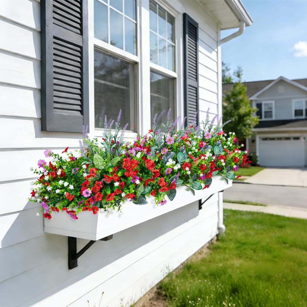 Hrobek fleurs installées sur terrasse apportant couleur et durabilité