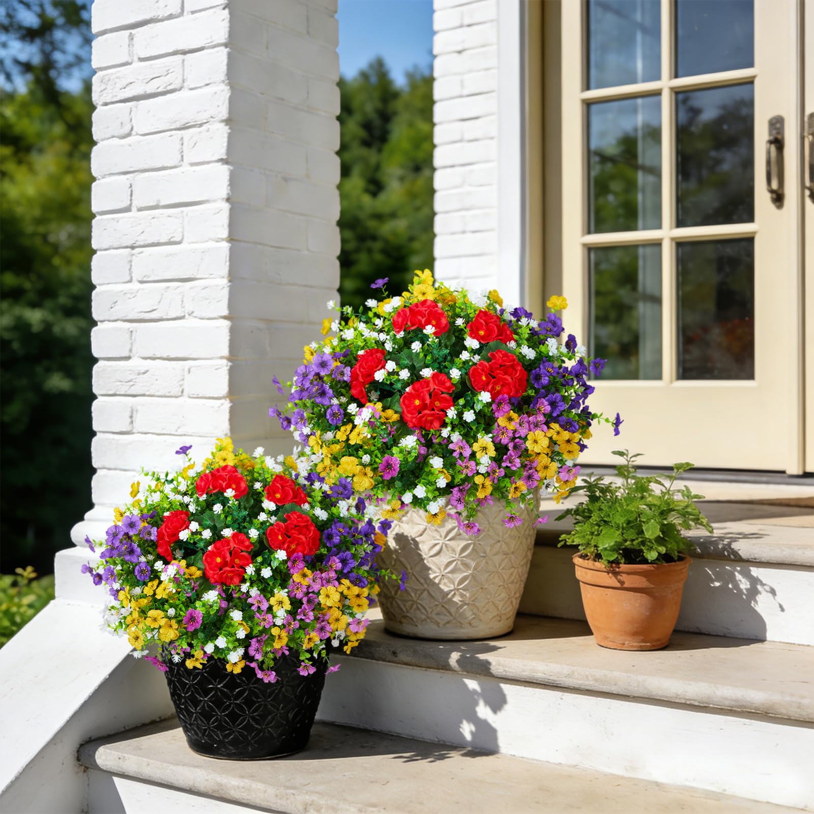 Hrobek comparaison d'échelle avec main, visualisation taille réelle