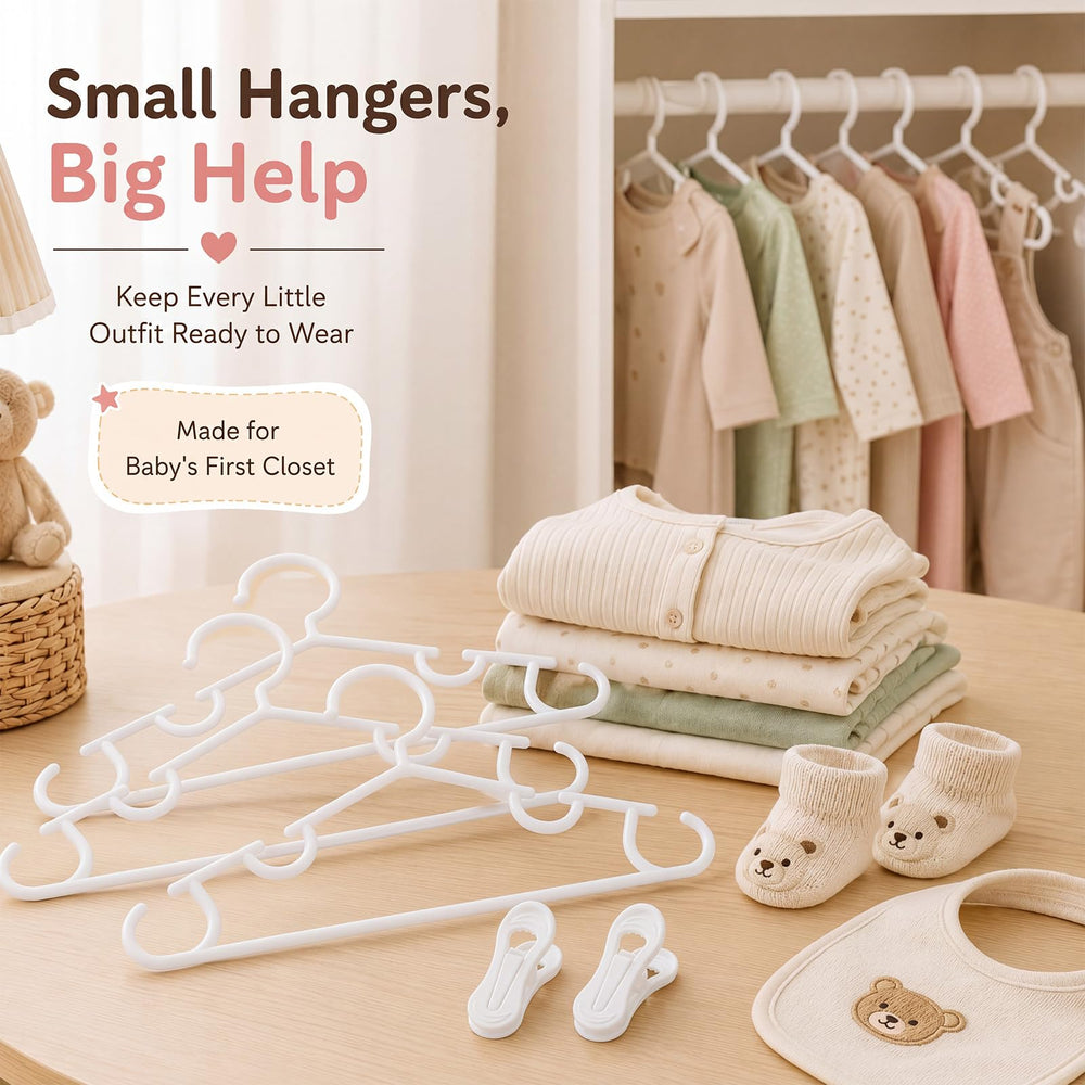 Hsei cintre dans nursery stylée facilitant rangement parental quotidien