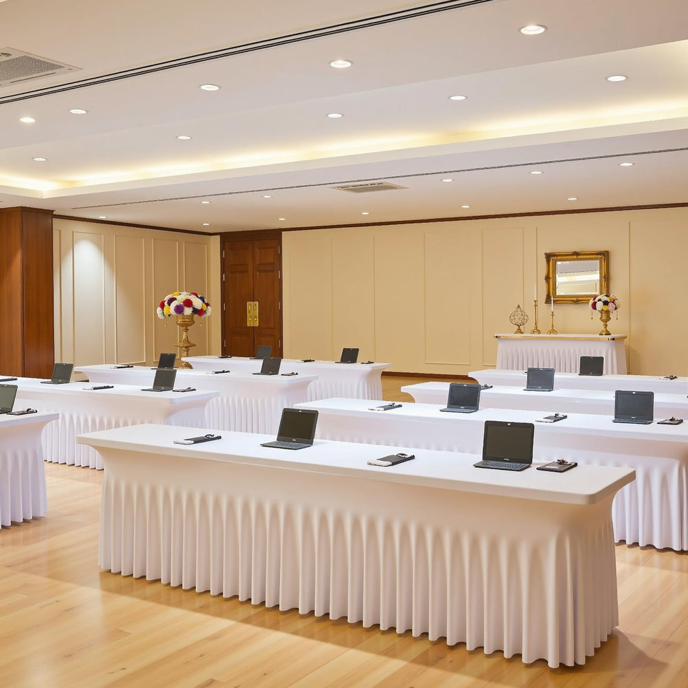 Htper nappe sur table buffet mettant en valeur présentation et hygiène
